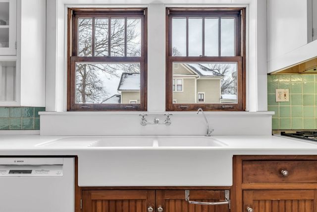 17 S Maple Street, Mount Prospect, IL 60056