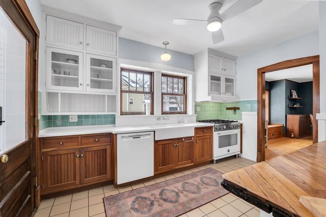 17 S Maple Street, Mount Prospect, IL 60056