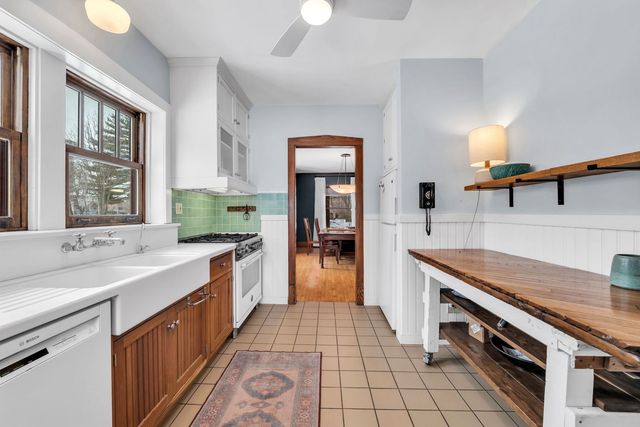 17 S Maple Street, Mount Prospect, IL 60056