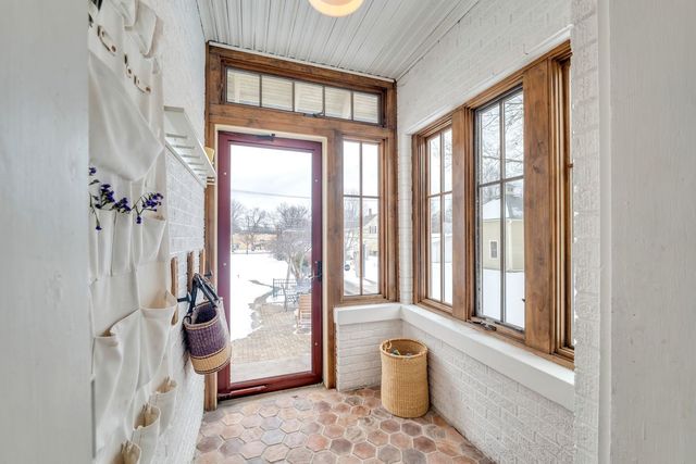 17 S Maple Street, Mount Prospect, IL 60056