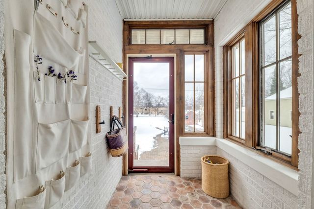 17 S Maple Street, Mount Prospect, IL 60056