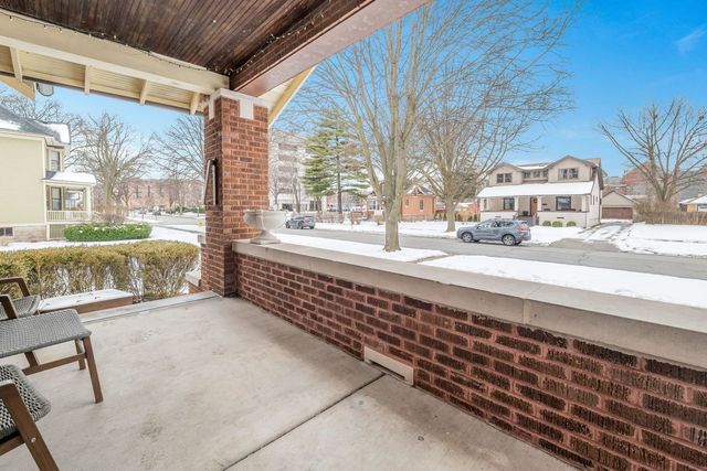 17 S Maple Street, Mount Prospect, IL 60056