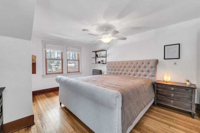 17 S Maple Street, Mount Prospect, IL 60056