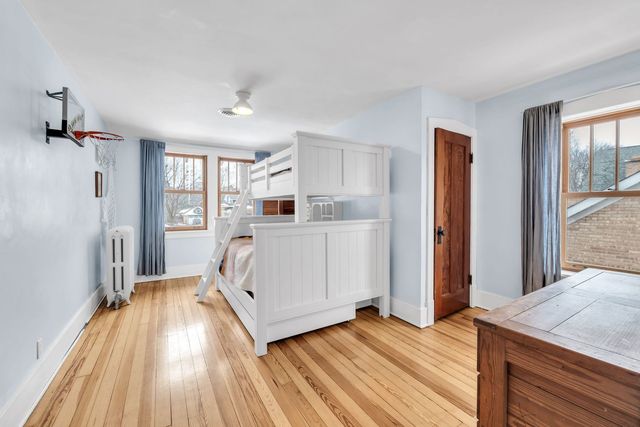 17 S Maple Street, Mount Prospect, IL 60056