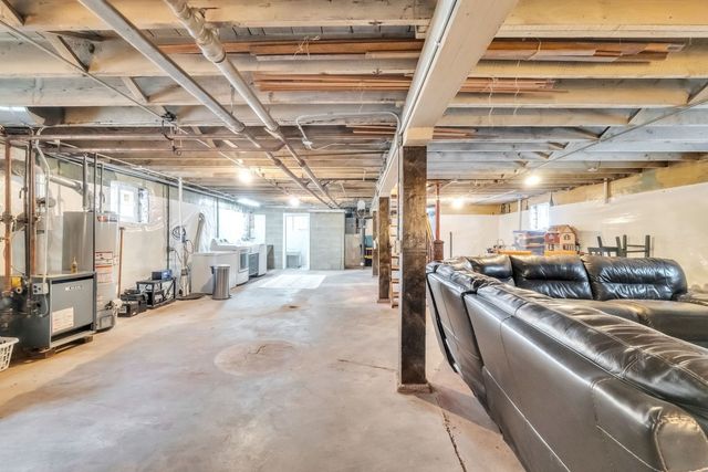 17 S Maple Street, Mount Prospect, IL 60056