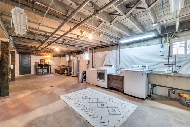 17 S Maple Street, Mount Prospect, IL 60056