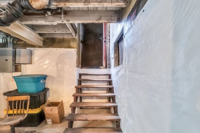 17 S Maple Street, Mount Prospect, IL 60056