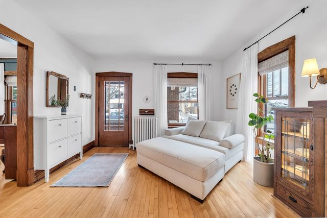 17 S Maple Street, Mount Prospect, IL 60056