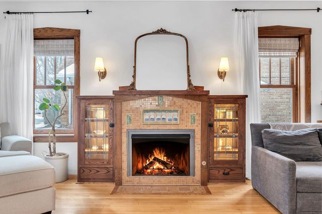 17 S Maple Street, Mount Prospect, IL 60056