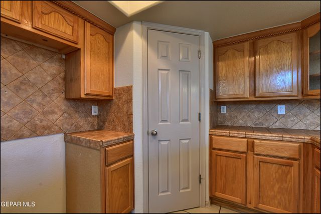 3832 TIERRA TANIA Lane, El Paso, TX 79938