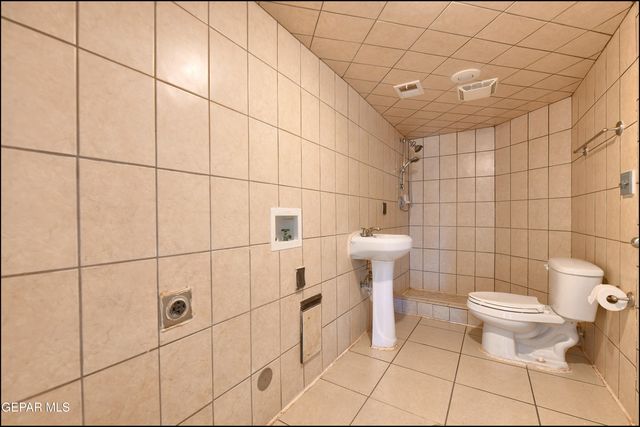 3832 TIERRA TANIA Lane, El Paso, TX 79938