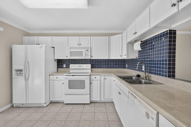 184 MASTIC TREE Court, Royal Palm Beach, FL 33411