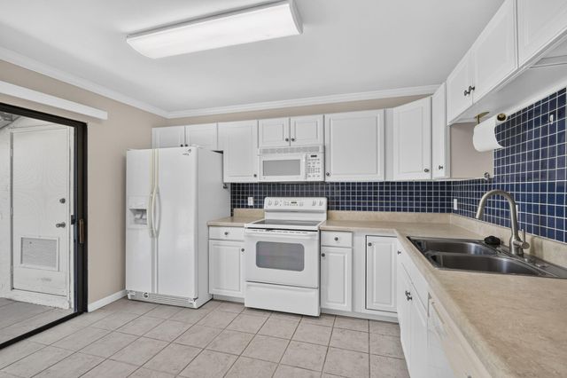 184 MASTIC TREE Court, Royal Palm Beach, FL 33411