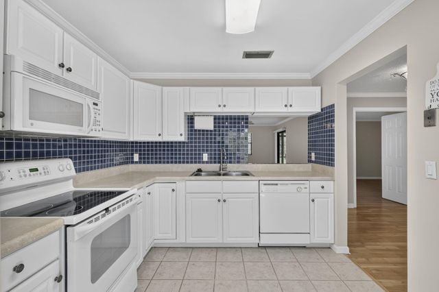 184 MASTIC TREE Court, Royal Palm Beach, FL 33411