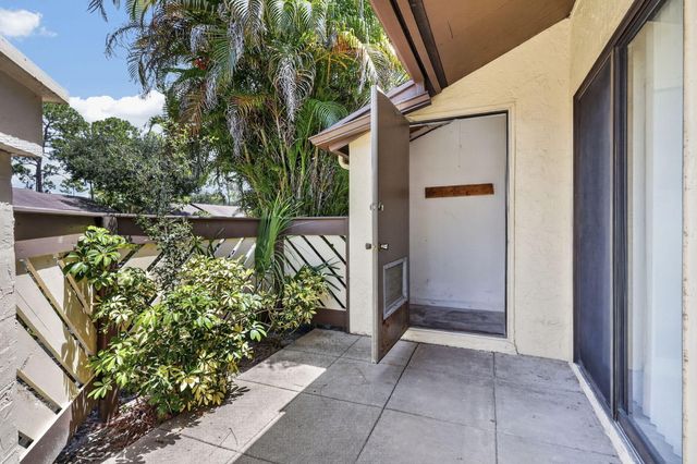 184 MASTIC TREE Court, Royal Palm Beach, FL 33411