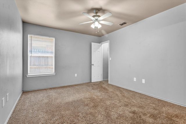 303 N Clinton Avenue, Lubbock, TX 79416