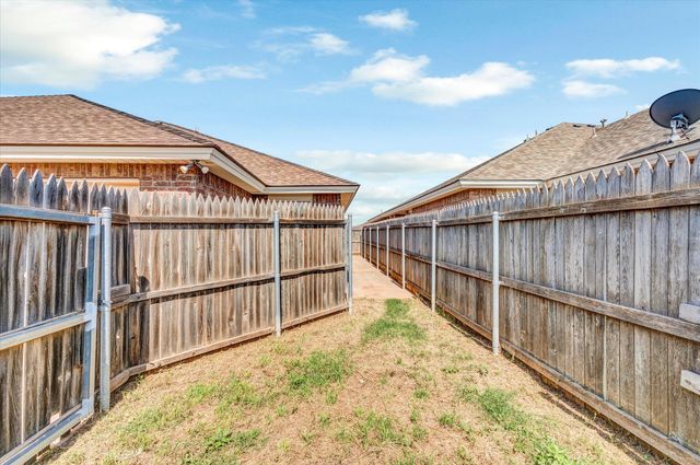 303 N Clinton Avenue, Lubbock, TX 79416