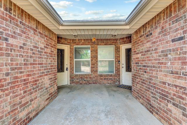 303 N Clinton Avenue, Lubbock, TX 79416