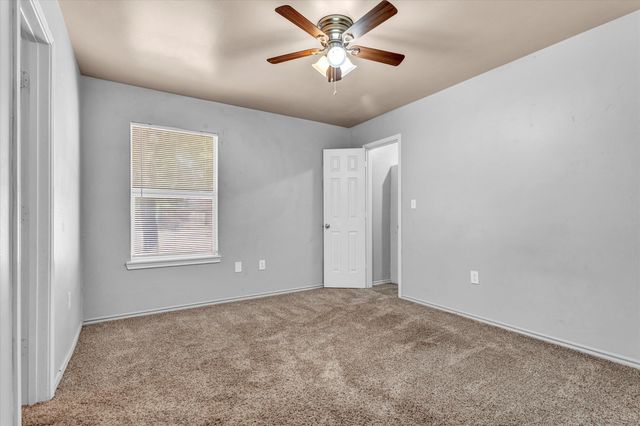 303 N Clinton Avenue, Lubbock, TX 79416