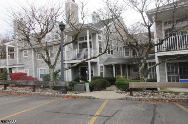 1360 Oxford St, Mahwah Twp., NJ 07430