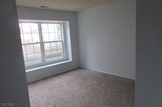 1360 Oxford St, Mahwah Twp., NJ 07430