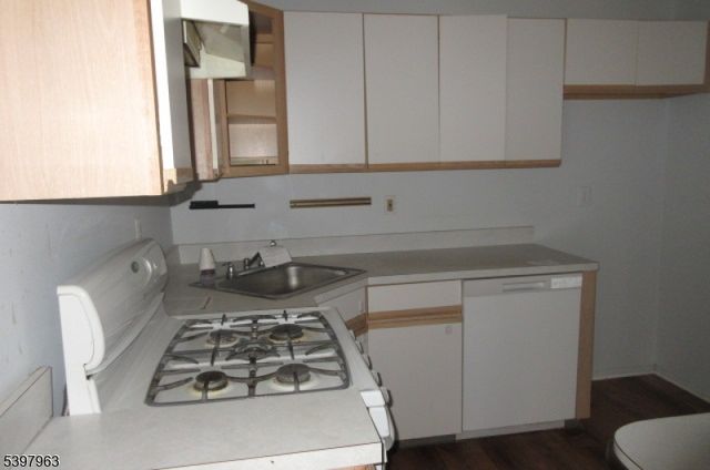 1360 Oxford St, Mahwah Twp., NJ 07430