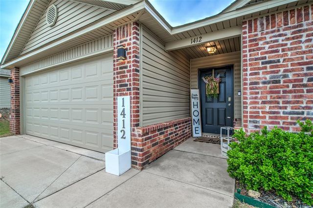 1412 Peridot Lane, Noble, OK 73068