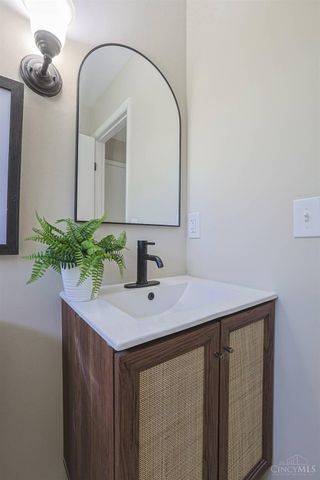 7960 Rambler Place, Mt Healthy, OH 45231