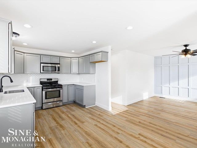 20411 E 14 Mile Road, Clinton Township, MI 48035