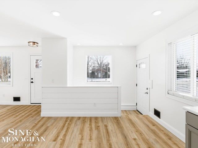 20411 E 14 Mile Road, Clinton Township, MI 48035