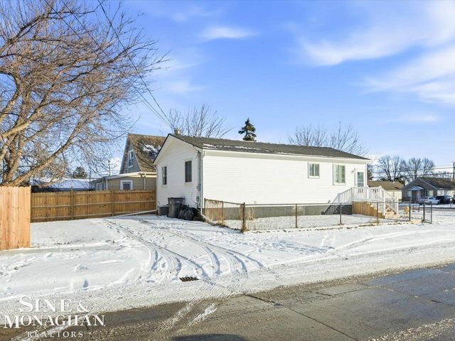 20411 E 14 Mile Road, Clinton Township, MI 48035