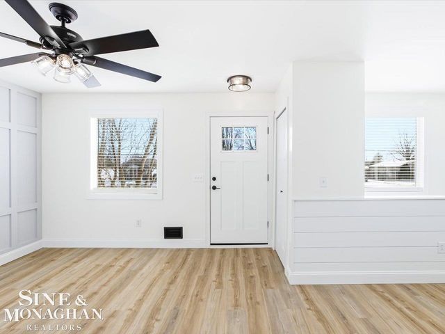 20411 E 14 Mile Road, Clinton Township, MI 48035