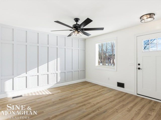 20411 E 14 Mile Road, Clinton Township, MI 48035