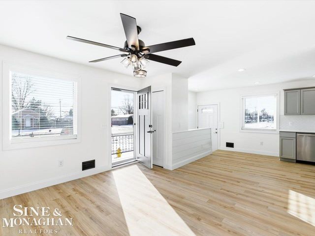 20411 E 14 Mile Road, Clinton Township, MI 48035