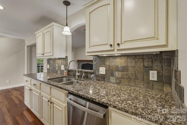 5205 South Oak Circle, Granite Falls, NC 28630