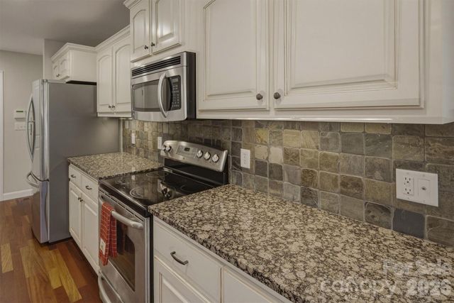 5205 South Oak Circle, Granite Falls, NC 28630