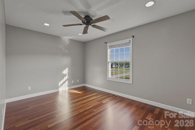 5205 South Oak Circle, Granite Falls, NC 28630