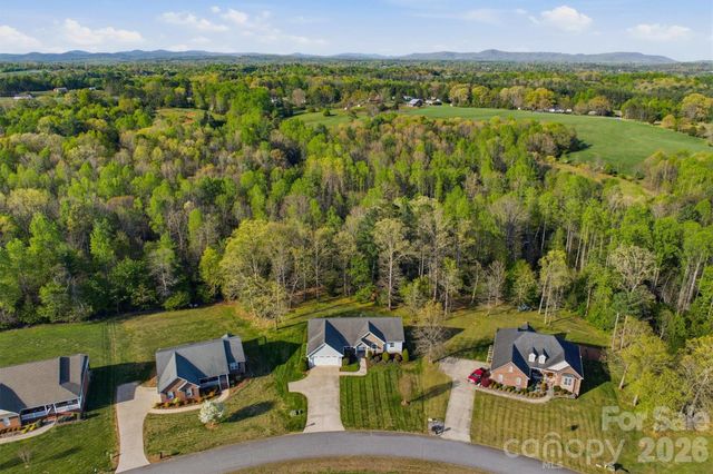 5205 South Oak Circle, Granite Falls, NC 28630