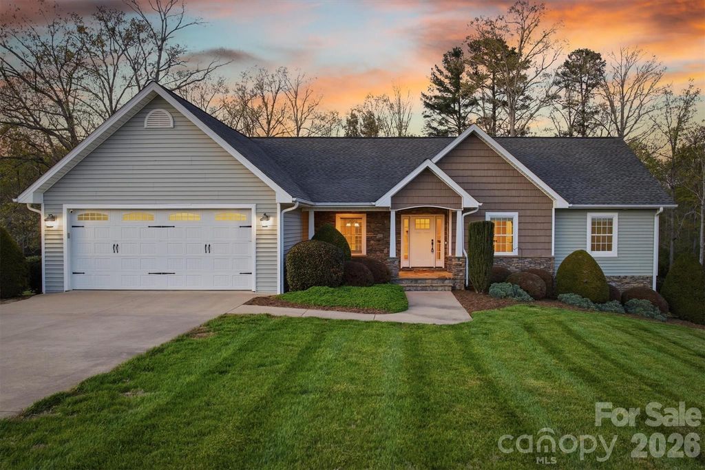 5205 South Oak Circle, Granite Falls, NC 28630