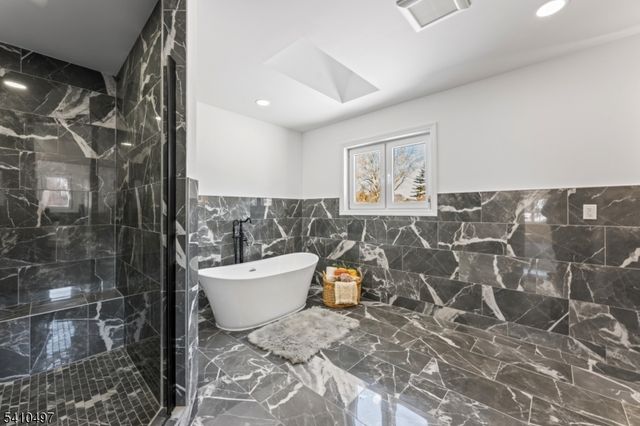 1690 Hamburg Tpke, Wayne Twp., NJ 07470