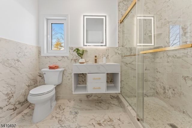 1690 Hamburg Tpke, Wayne Twp., NJ 07470