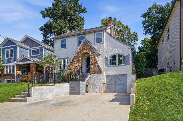 3110 Kinmont Street, Cincinnati, OH 45208