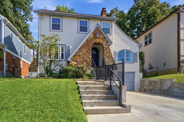 3110 Kinmont Street, Cincinnati, OH 45208