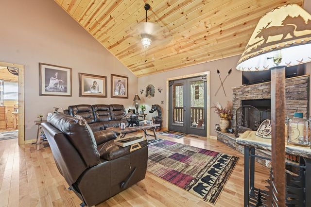 305 Woodcrest Drive, Murphy, NC 28906