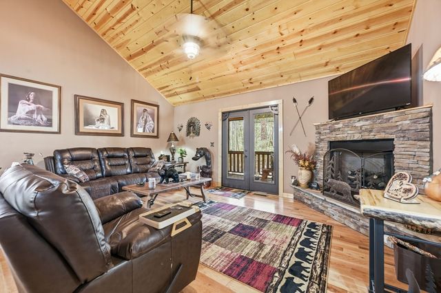 305 Woodcrest Drive, Murphy, NC 28906