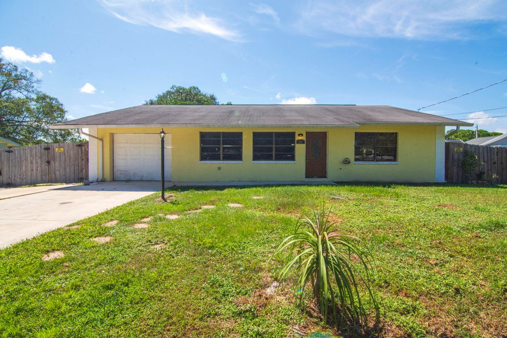 6113 Yucca Drive, Fort Pierce, FL 34982