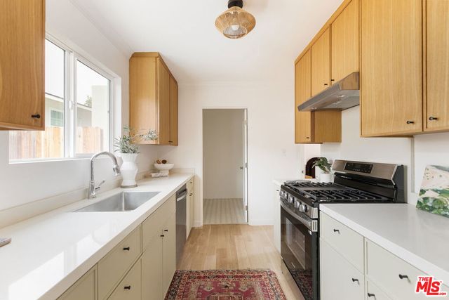 4018 Bemis Street, Los Angeles, CA 90039