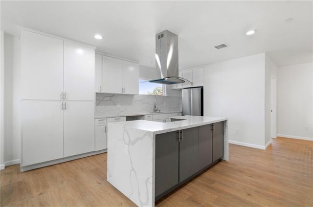 2638 Virginia, Los Angeles, CA 90016