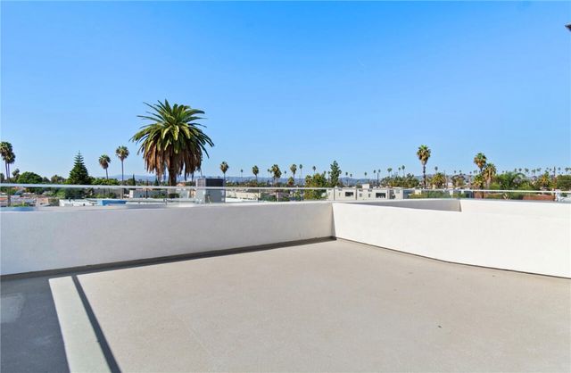 2638 Virginia, Los Angeles, CA 90016