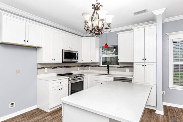 935 Marilyn Dr, Baton Rouge, LA 70815